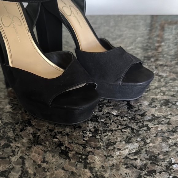 Jessica Simpson Black suede Chunky Platform Heels with Gold Buckle EUC 8.5 - Picture 3 of 15